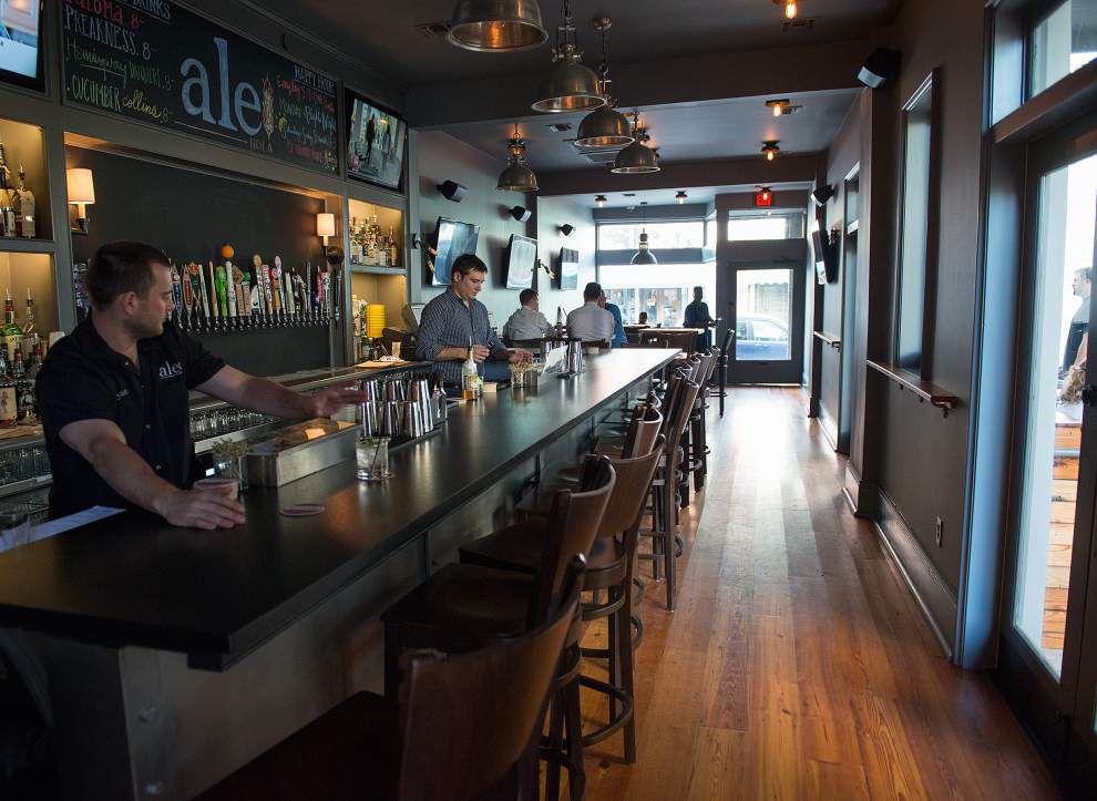 Beer pub Ale joins wine spot Oak in Riverbend _lowres